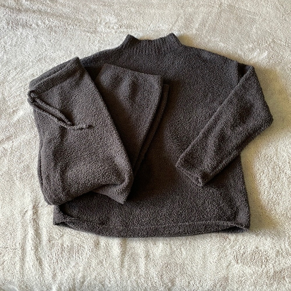 UNIQLO super soft matching grey set in size M.